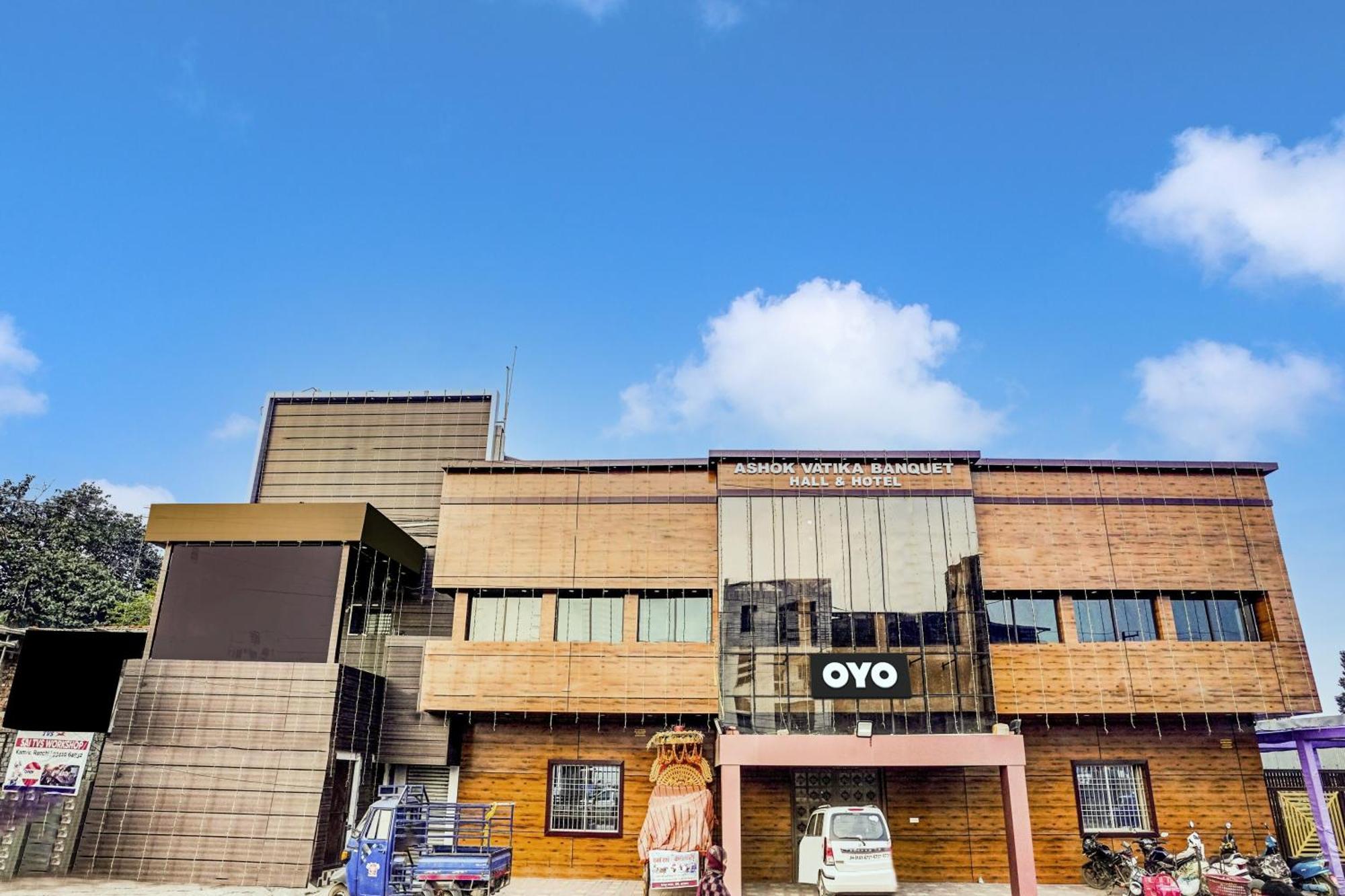 Oyo Flagship Hotel Ashok Vatika Banquet Hall Ranchi Bagian luar foto